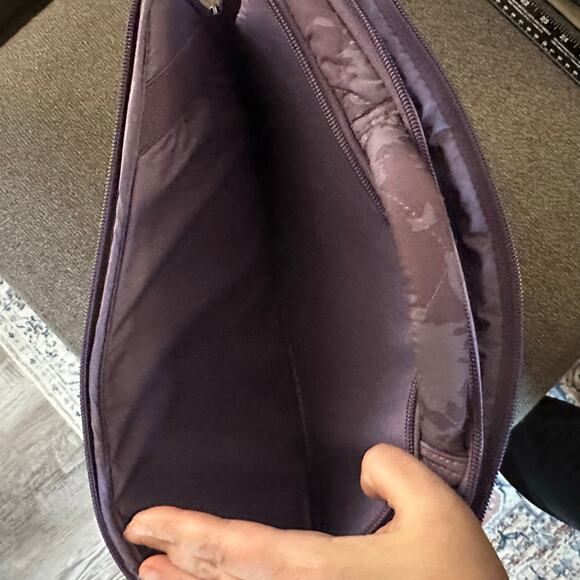 Vera Bradley - Picture 4 of 6